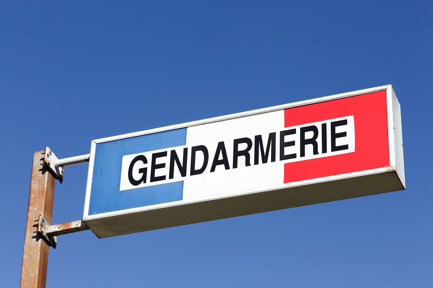 Signe gendarmerie française